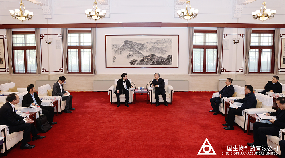 Zhou Hongbo, Secretary of the Nanjing Municipal Party Committee, met with a delegation led by Eric Tse, Chief Executive Officer of Sino Biopharm and Chairman of Chia Tai Tianqing.